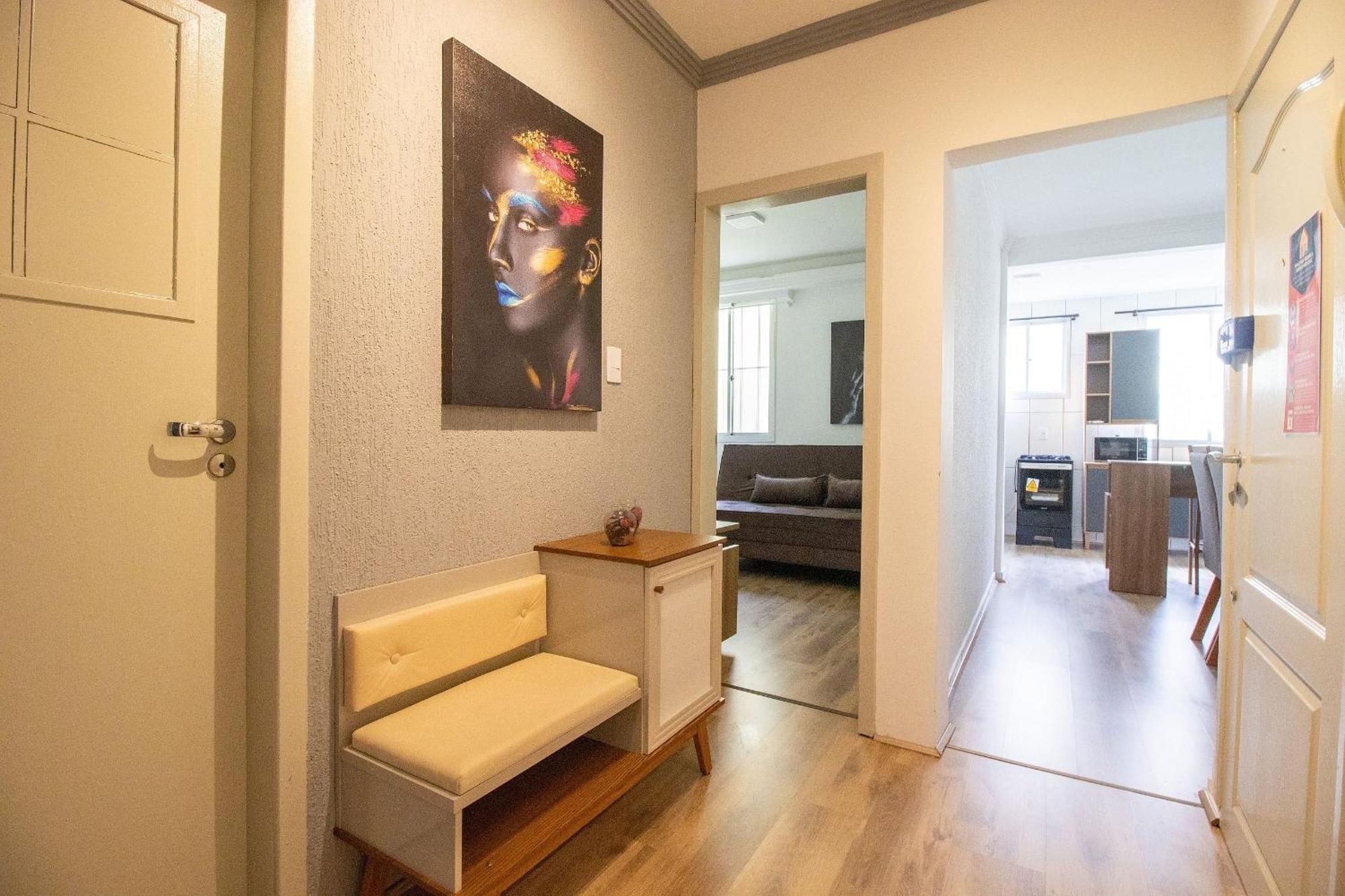 Los32 - 2 Dorm, Av. Brasil, Tv Smart